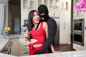 đền bù cho cô bạn học cũ đã có Người chồng chỉ để được làm tình