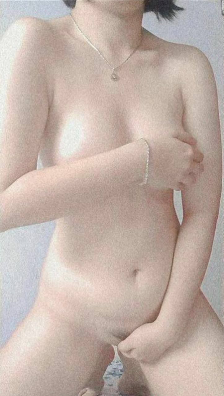 Hai cô nàng lesbian thủ dâm cùng nhau để thỏa mãn cơn nghiện địt
