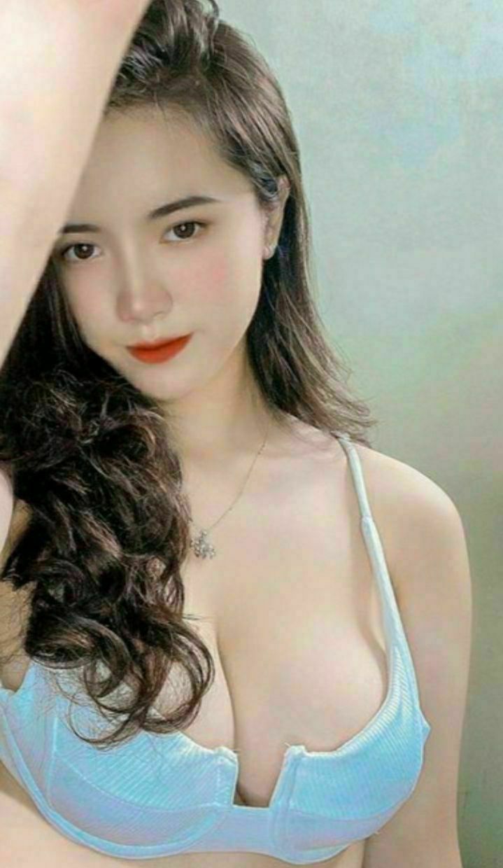 Đau lưng mỏi gối tê tay book ngay em gái về nhà bú cu